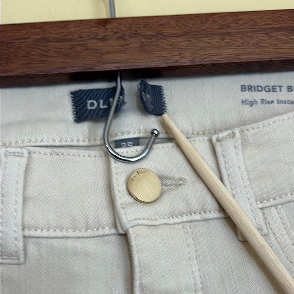 DL1961 Bridget Instasculpt High Rise Bootcut Hem Split Jeans Ecru Size 26 - Picture 10 of 17